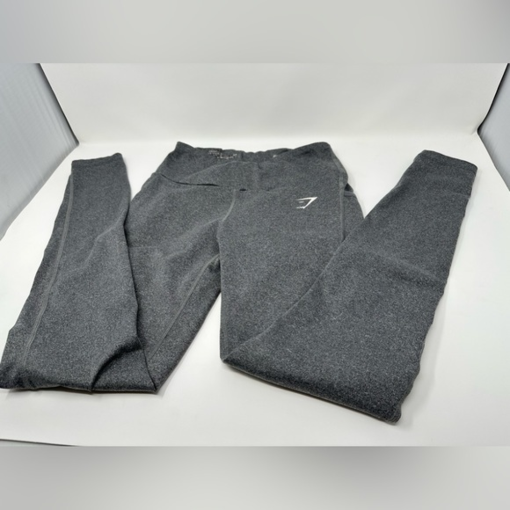 Gymshark Vital Seamless Leggings‎ size small gray side pockets stretchy logo